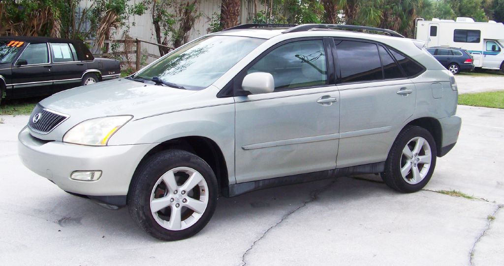 Photo 2 of this LEXUS RX