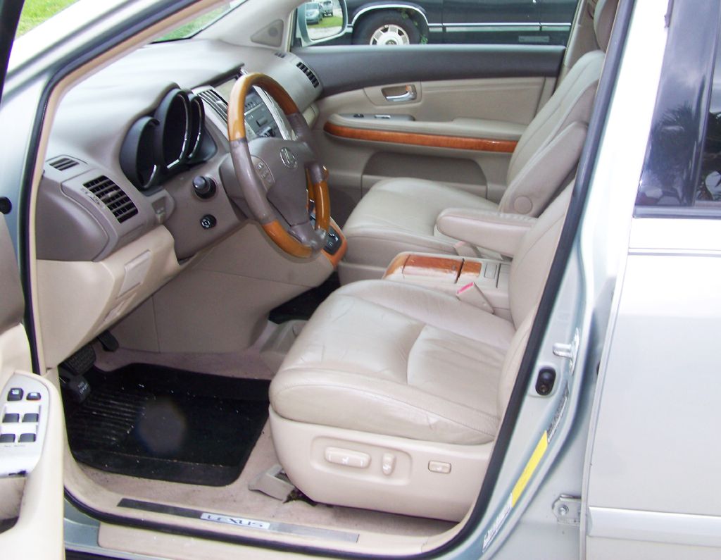 Photo 8 of this LEXUS RX