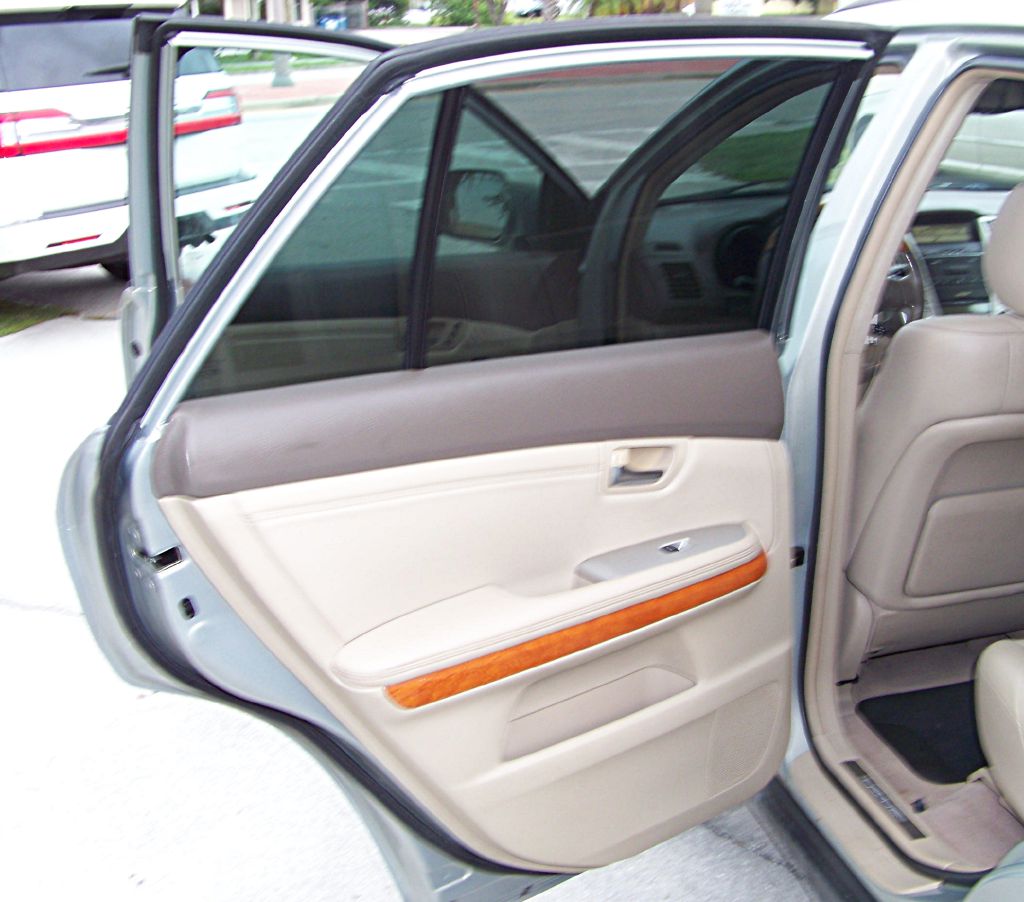 Photo 10 of this LEXUS RX