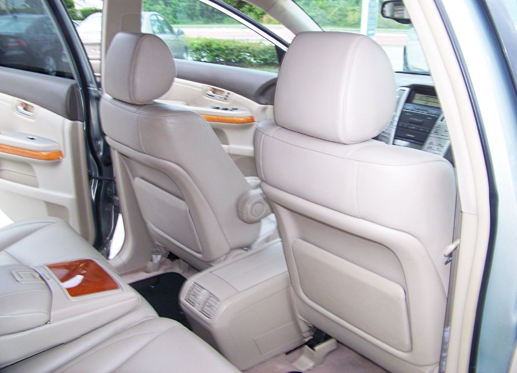 Photo 13 of this LEXUS RX
