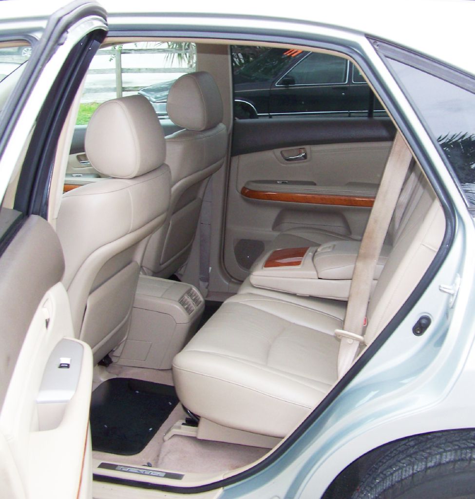 Photo 14 of this LEXUS RX