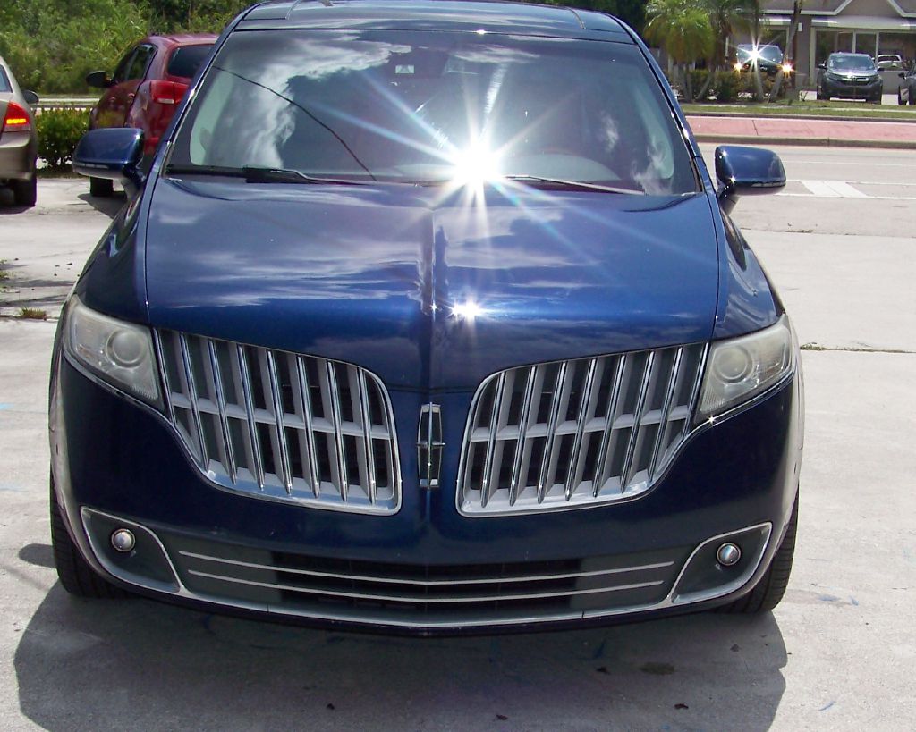 Photo 3 of this LINCOLN MKT