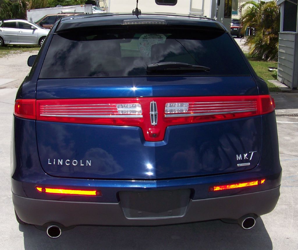 Photo 5 of this LINCOLN MKT