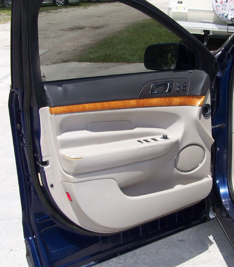 Photo 10 of this LINCOLN MKT