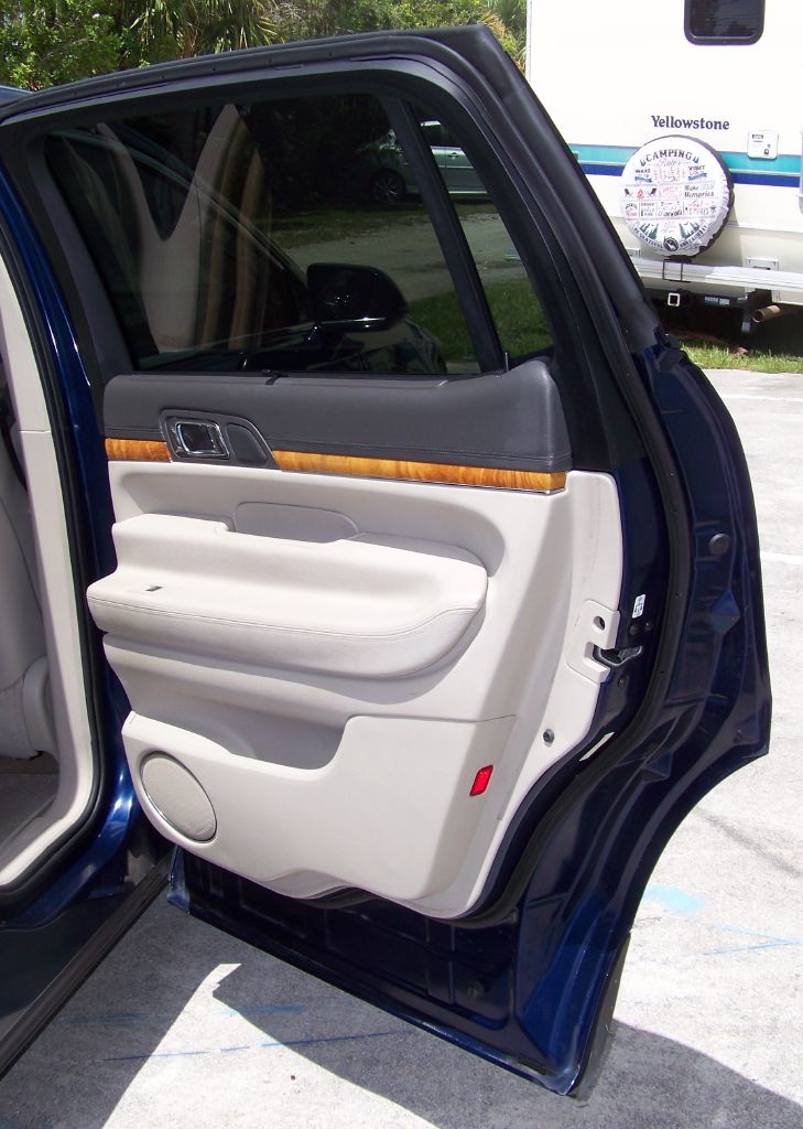 Photo 16 of this LINCOLN MKT