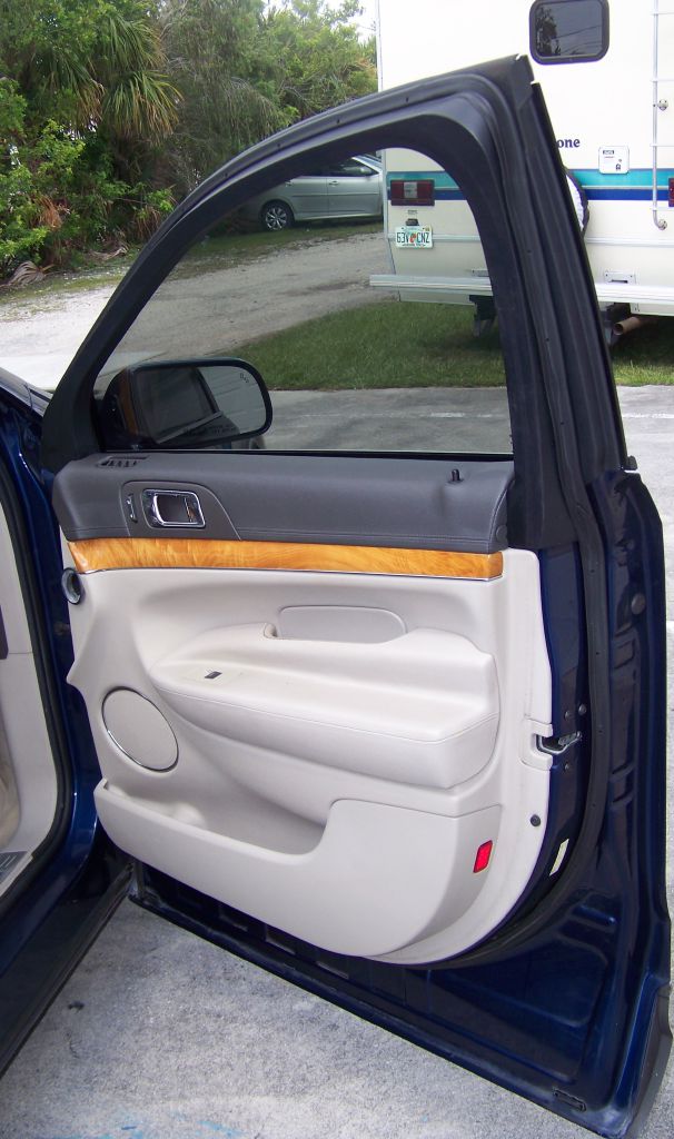 Photo 19 of this LINCOLN MKT