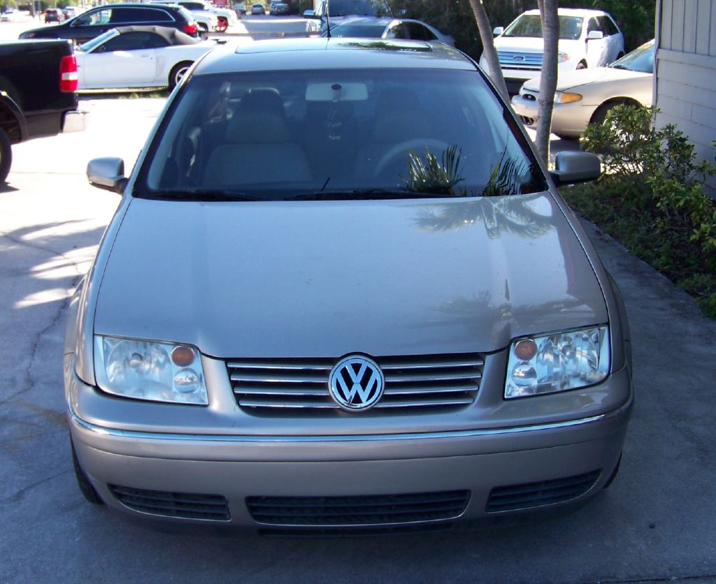 Photo 3 of this VOLKSWAGEN JETTA