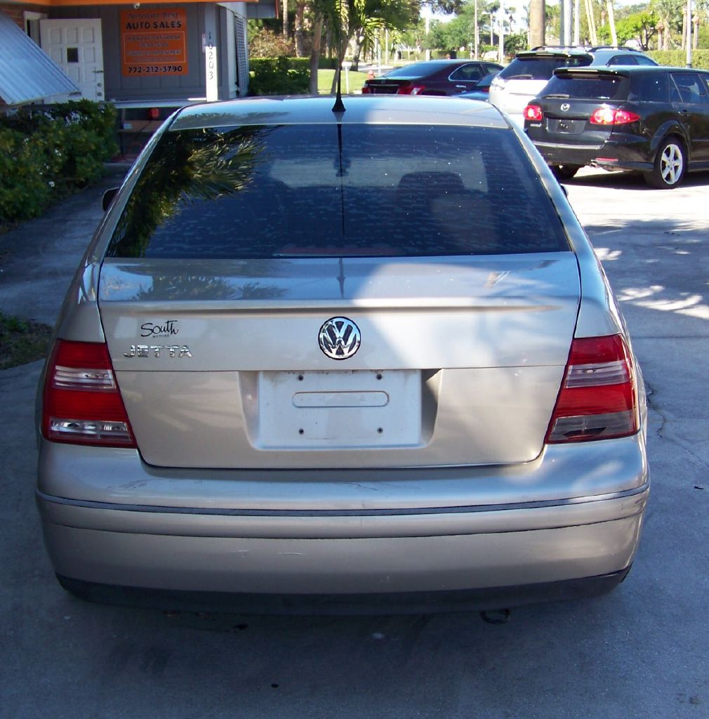 Photo 5 of this VOLKSWAGEN JETTA