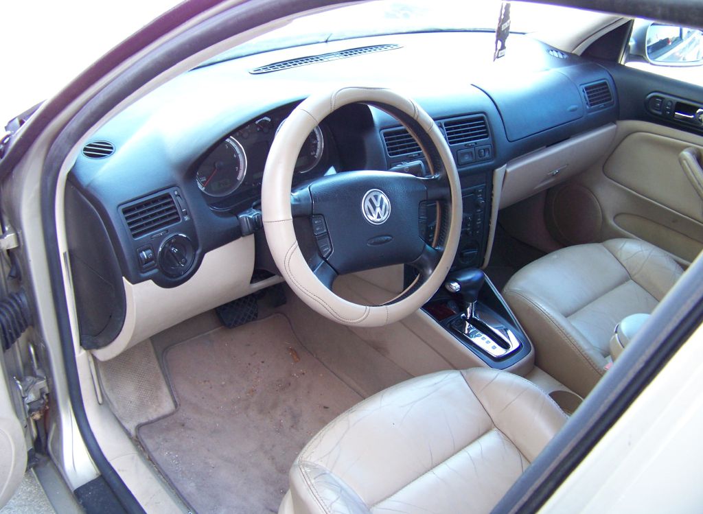 Photo 8 of this VOLKSWAGEN JETTA
