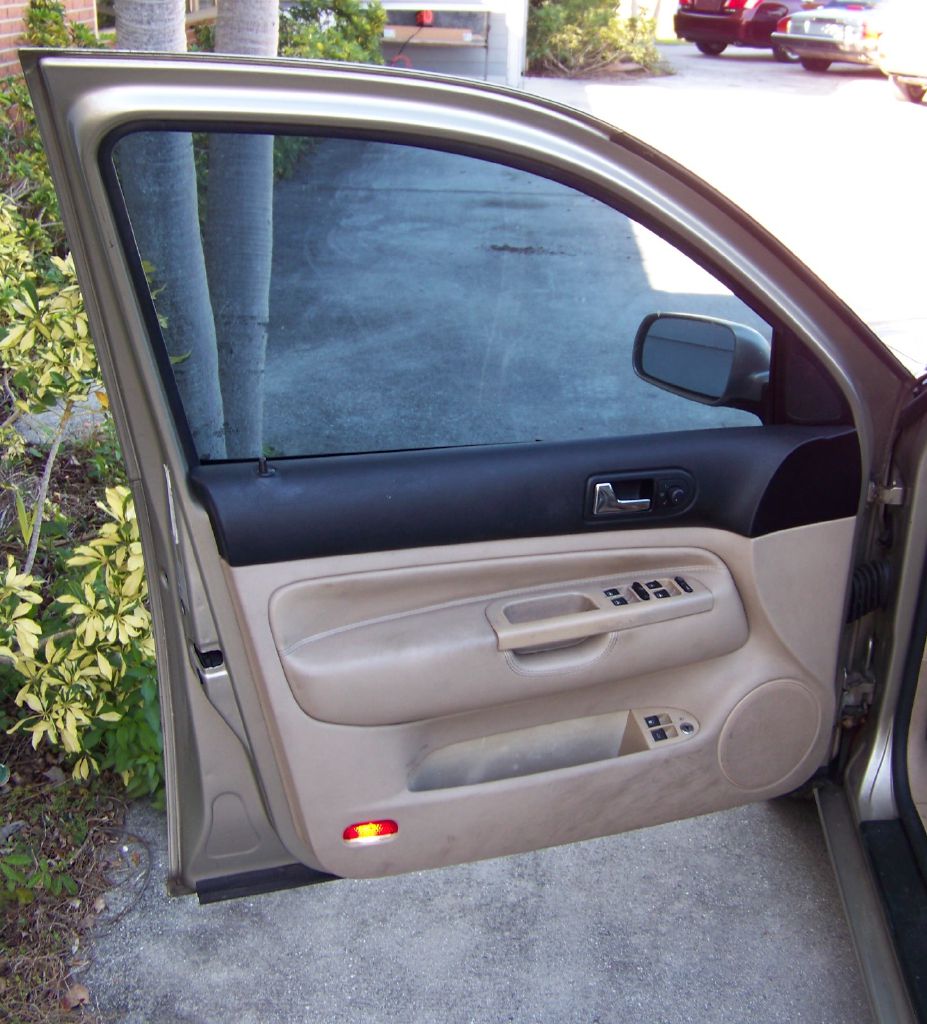 Photo 13 of this VOLKSWAGEN JETTA