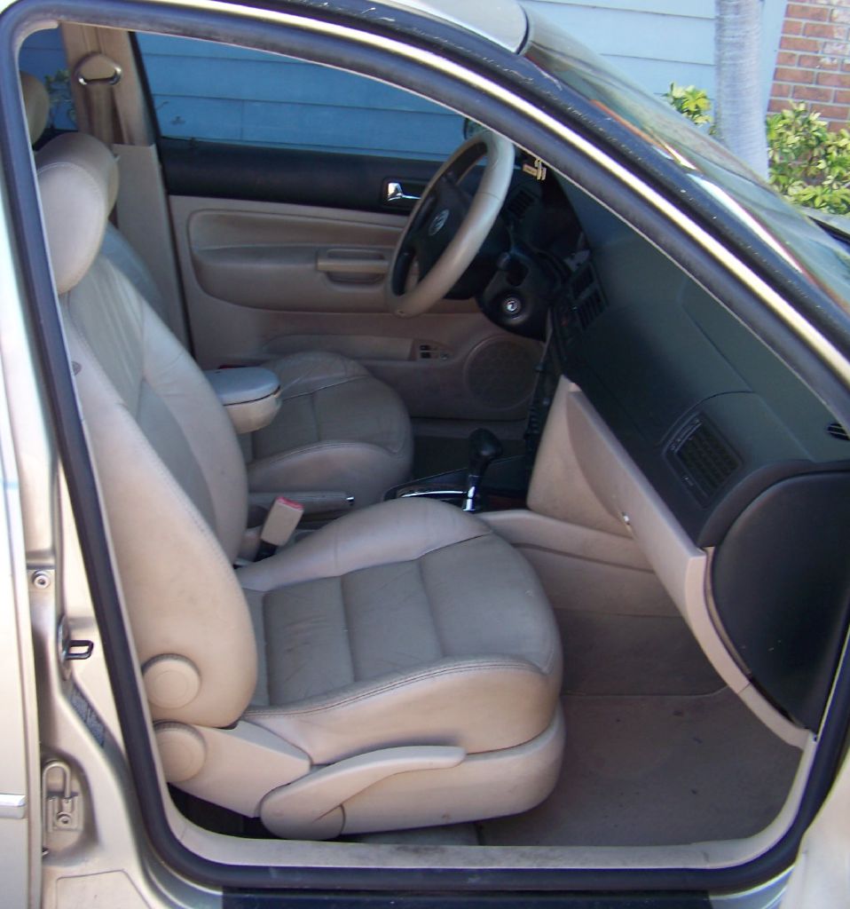 Photo 10 of this VOLKSWAGEN JETTA