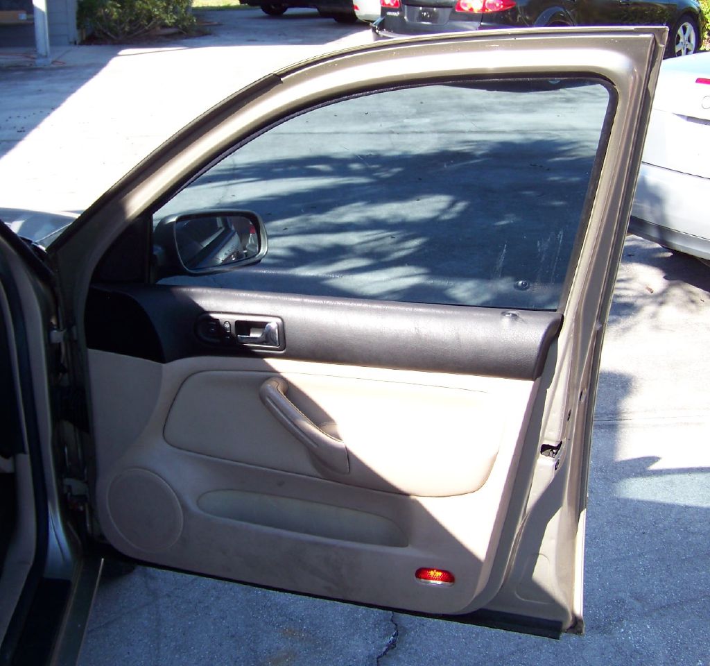 Photo 14 of this VOLKSWAGEN JETTA
