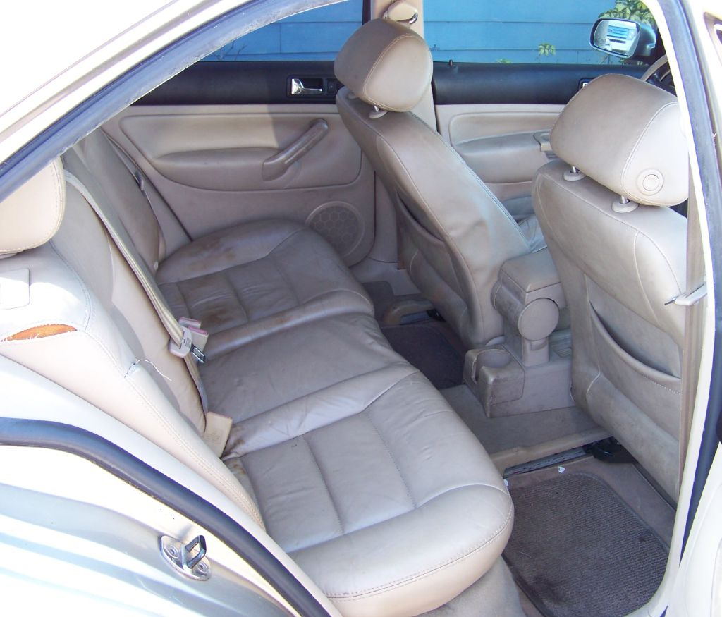 Photo 15 of this VOLKSWAGEN JETTA