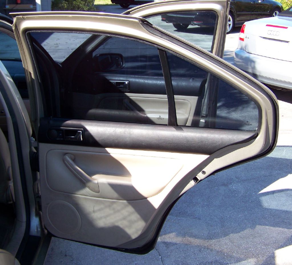 Photo 16 of this VOLKSWAGEN JETTA