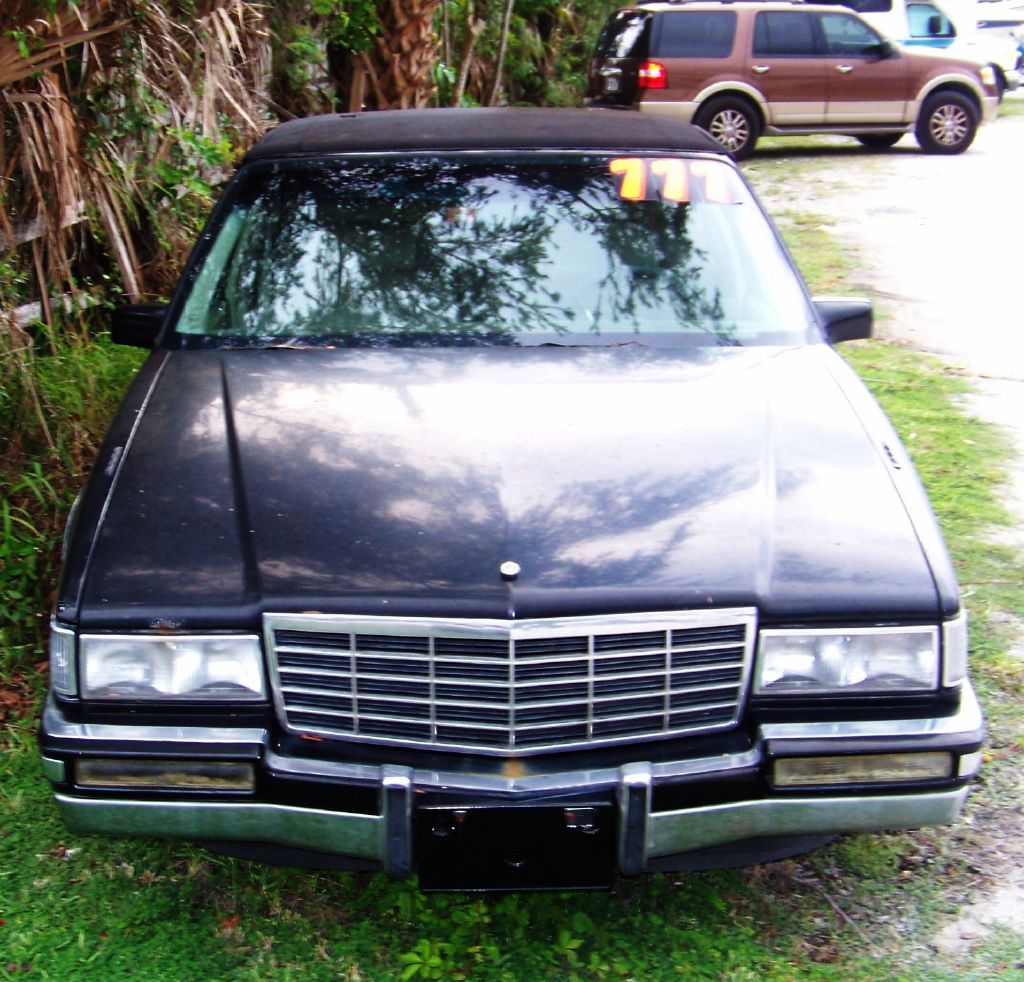 Photo 2 of this CADILLAC DEVILLE