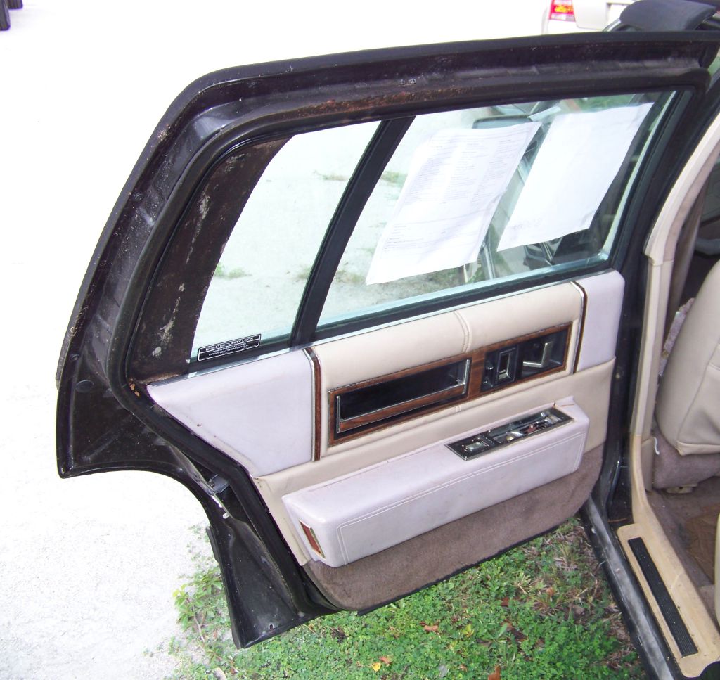 Photo 8 of this CADILLAC DEVILLE