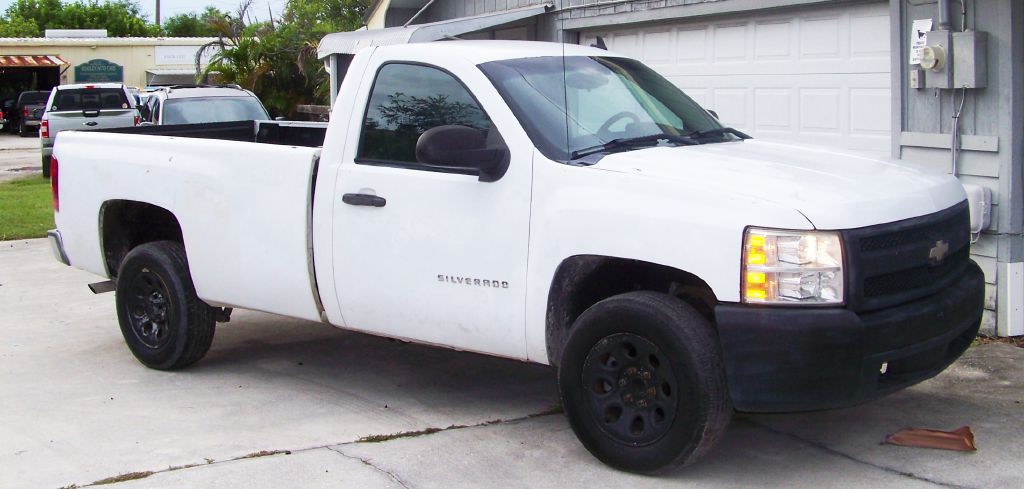 Photo 2 of this CHEVROLET SILVERADO 1500