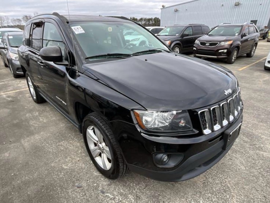 Photo 2 of this JEEP COMPASS