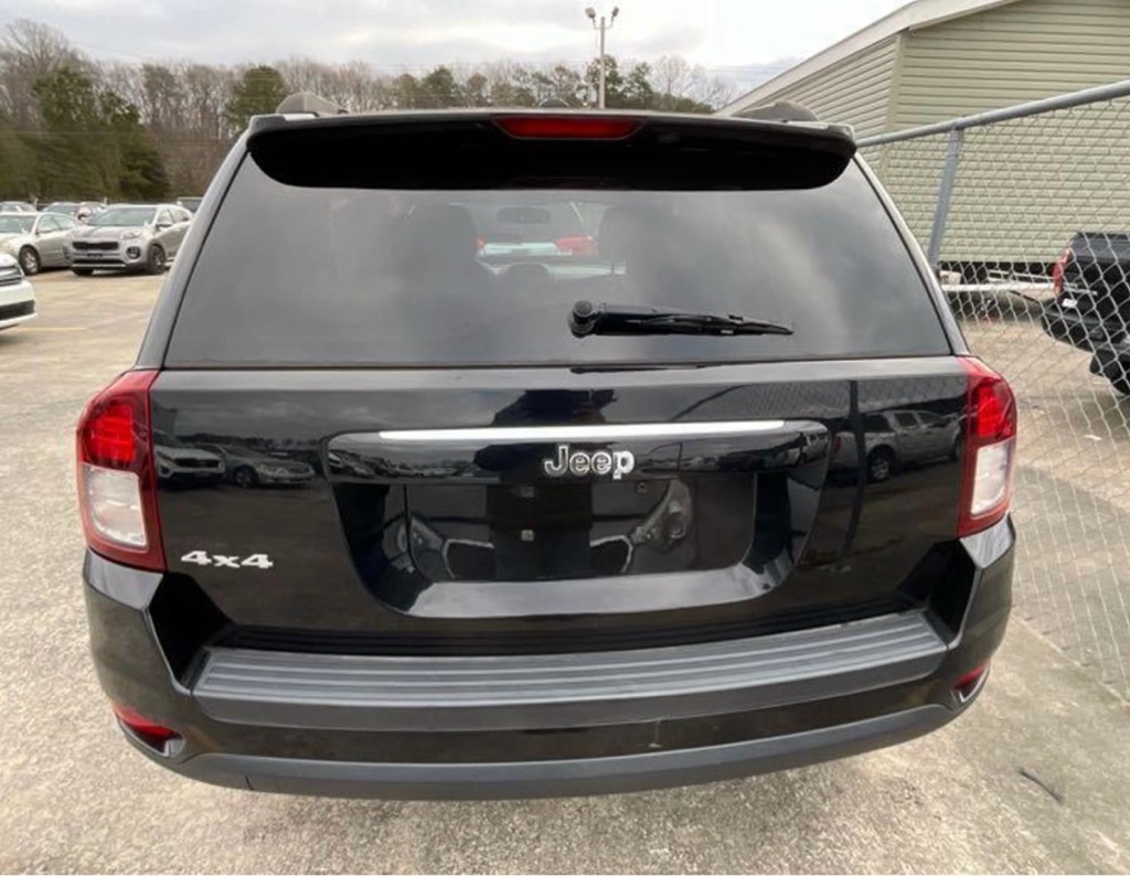 Photo 5 of this JEEP COMPASS