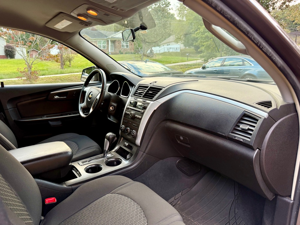 Photo 10 of this CHEVROLET TRAVERSE