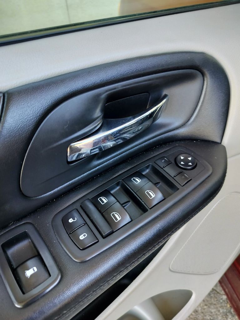 Photo 22 of this DODGE GRAND CARAVAN