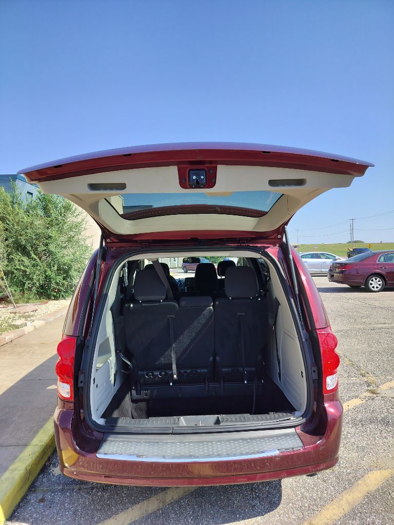 Photo 42 of this DODGE GRAND CARAVAN