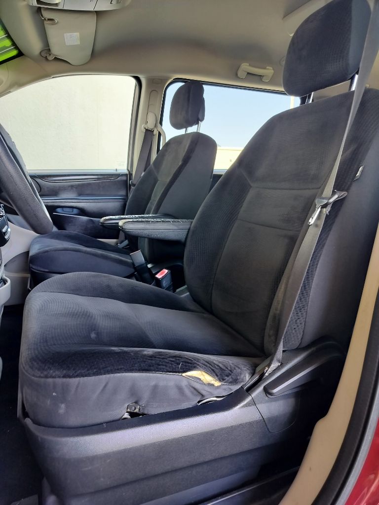 Photo 8 of this DODGE GRAND CARAVAN
