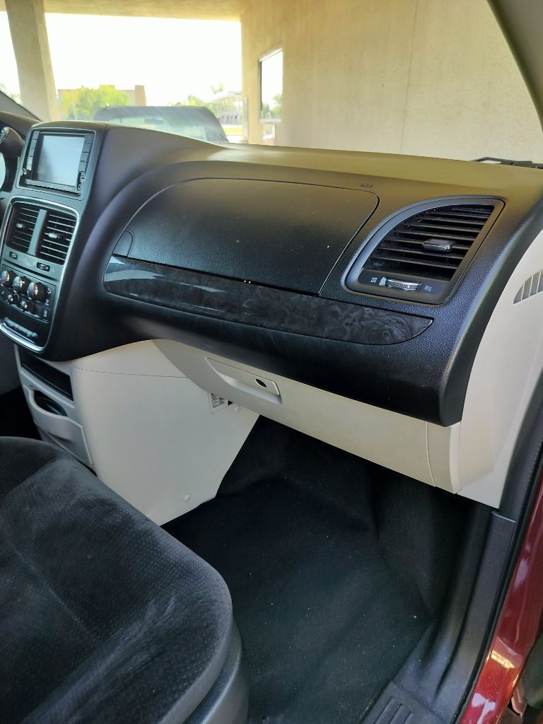 Photo 34 of this DODGE GRAND CARAVAN