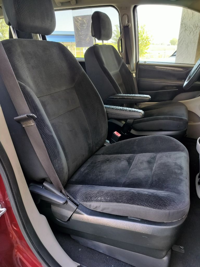 Photo 33 of this DODGE GRAND CARAVAN