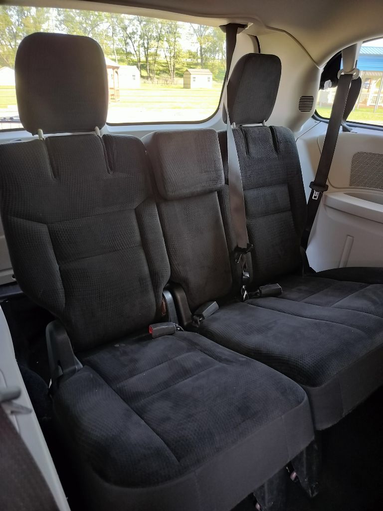 Photo 38 of this DODGE GRAND CARAVAN