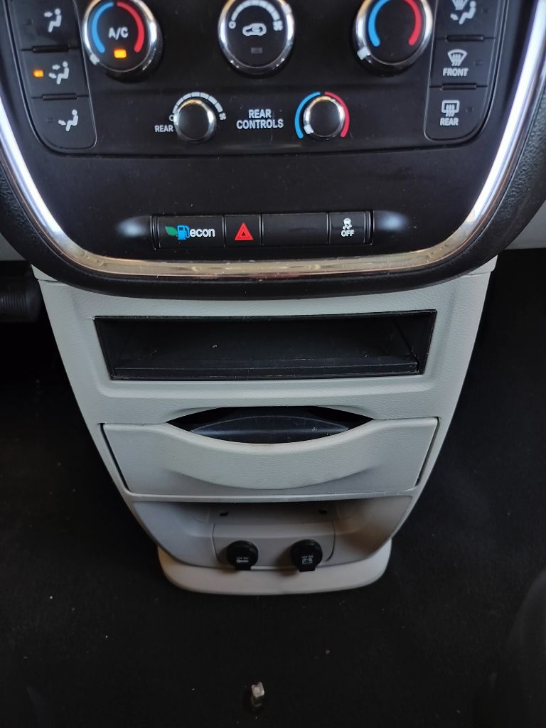 Photo 18 of this DODGE GRAND CARAVAN