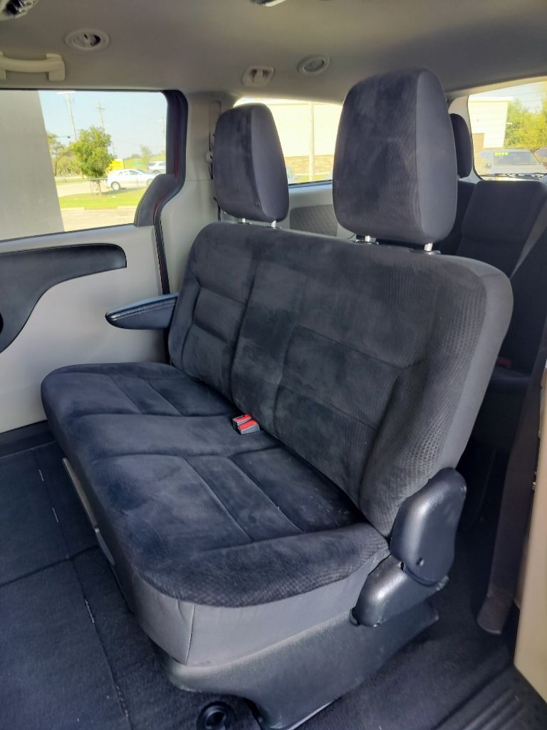 Photo 23 of this DODGE GRAND CARAVAN