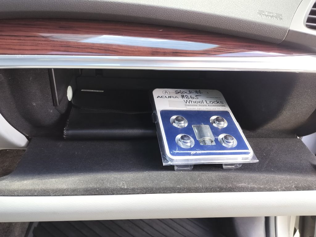 Photo 44 of this ACURA MDX