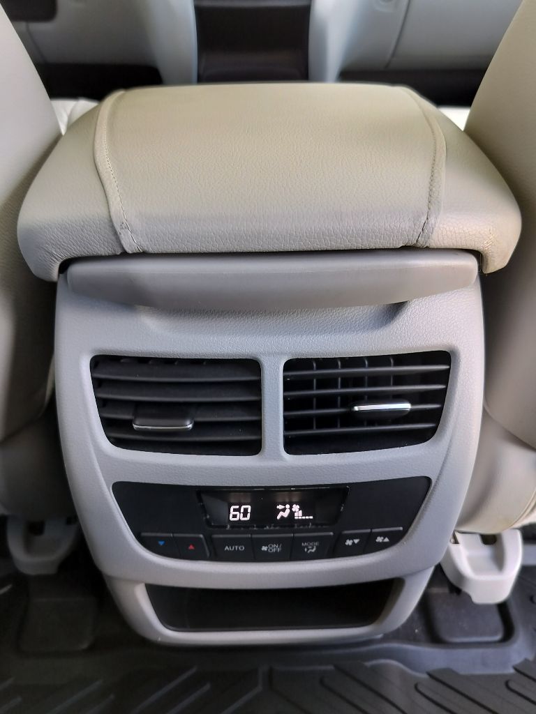 Photo 47 of this ACURA MDX