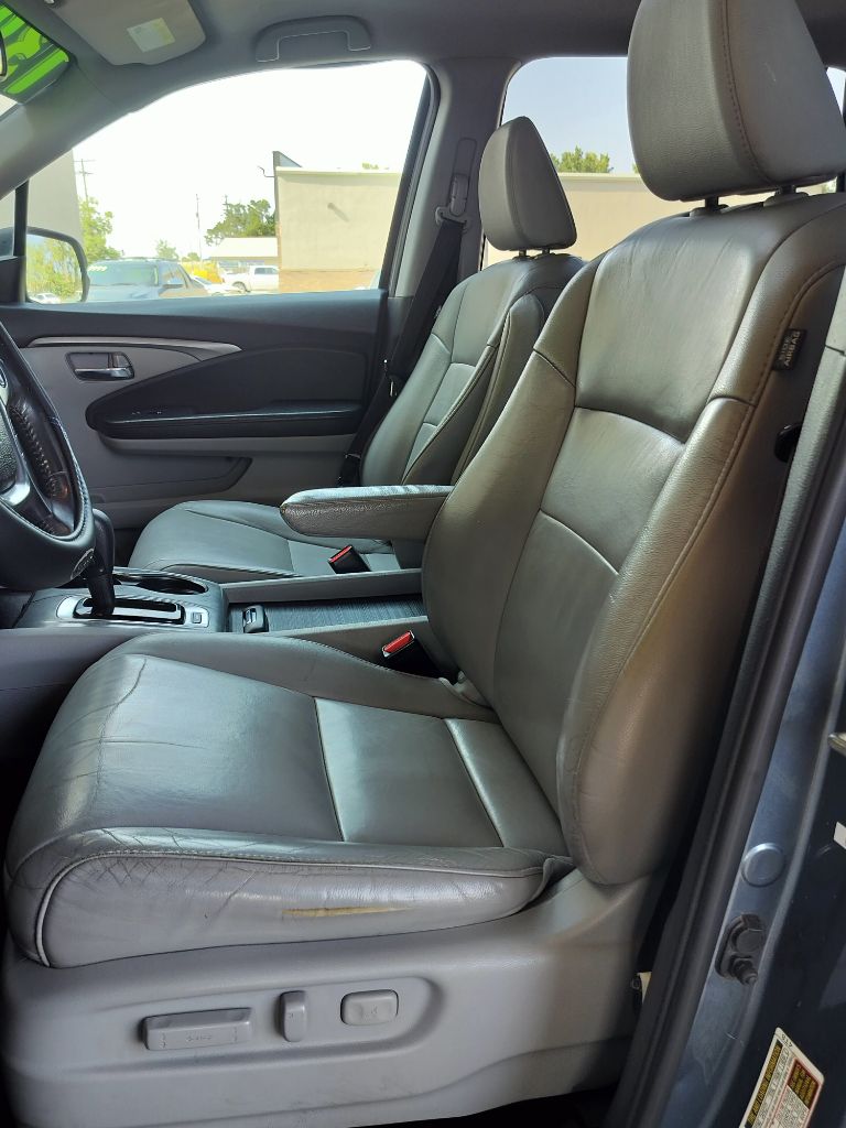 Photo 10 of this HONDA PILOT