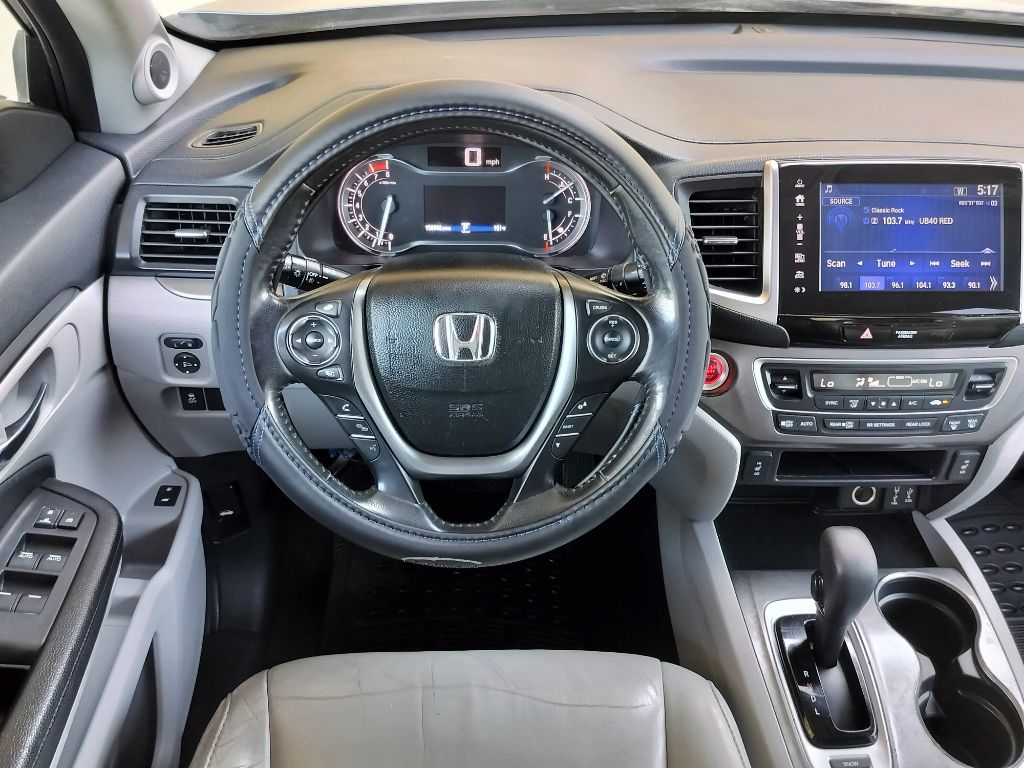 Photo 17 of this HONDA PILOT