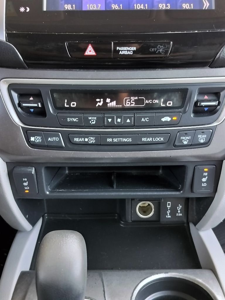 Photo 24 of this HONDA PILOT