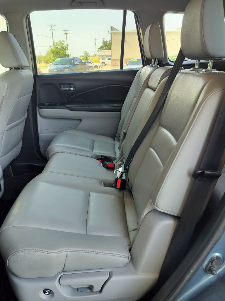 Photo 29 of this HONDA PILOT