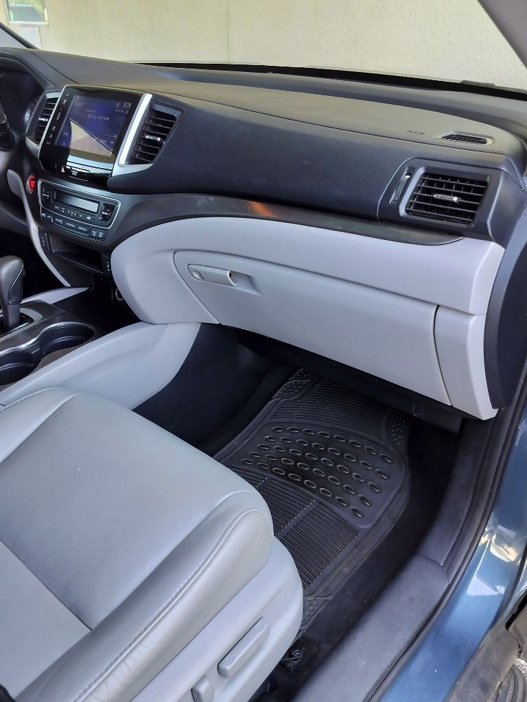Photo 42 of this HONDA PILOT