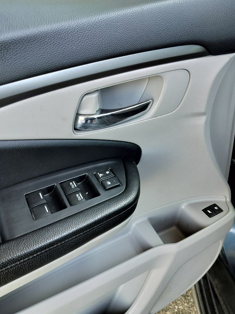 Photo 28 of this HONDA PILOT