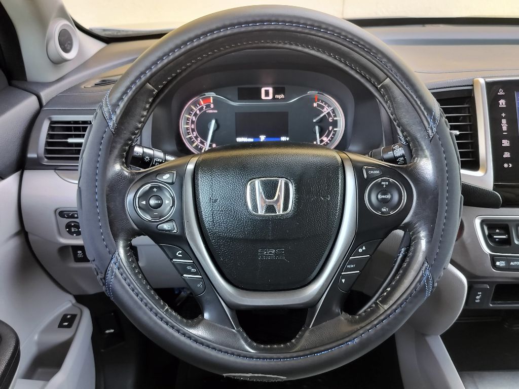 Photo 14 of this HONDA PILOT