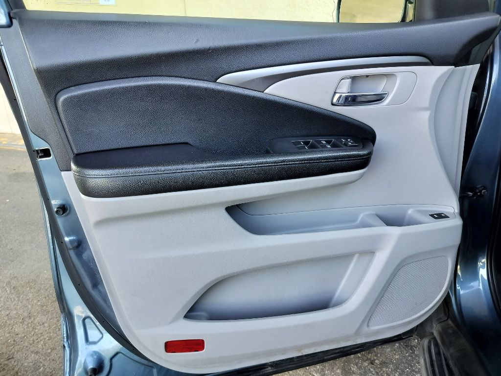 Photo 27 of this HONDA PILOT