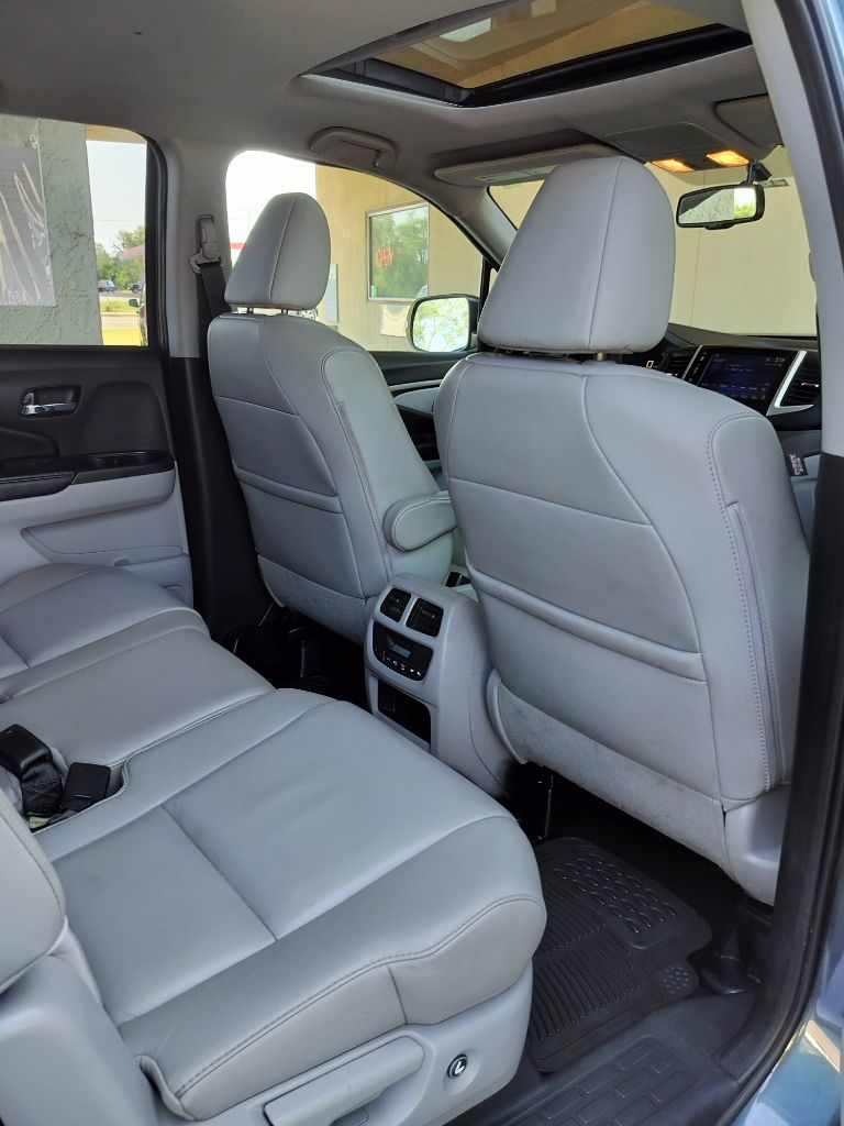 Photo 44 of this HONDA PILOT