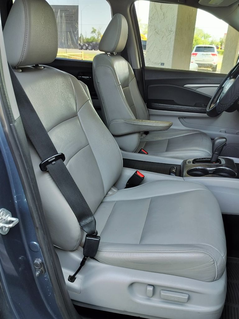Photo 41 of this HONDA PILOT