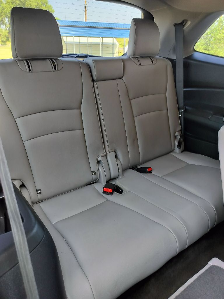 Photo 46 of this HONDA PILOT