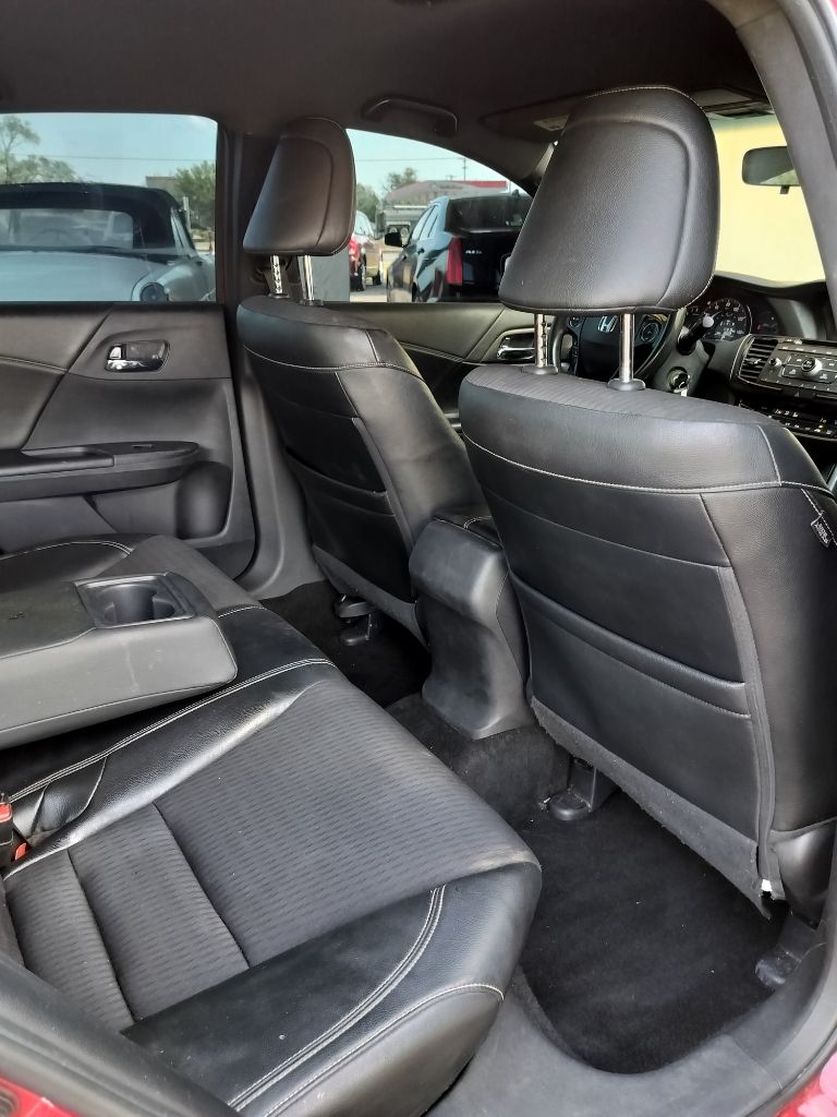 Photo 35 of this HONDA ACCORD