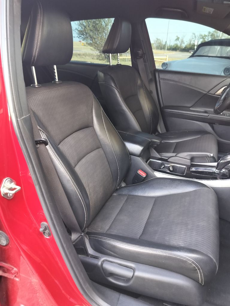 Photo 32 of this HONDA ACCORD
