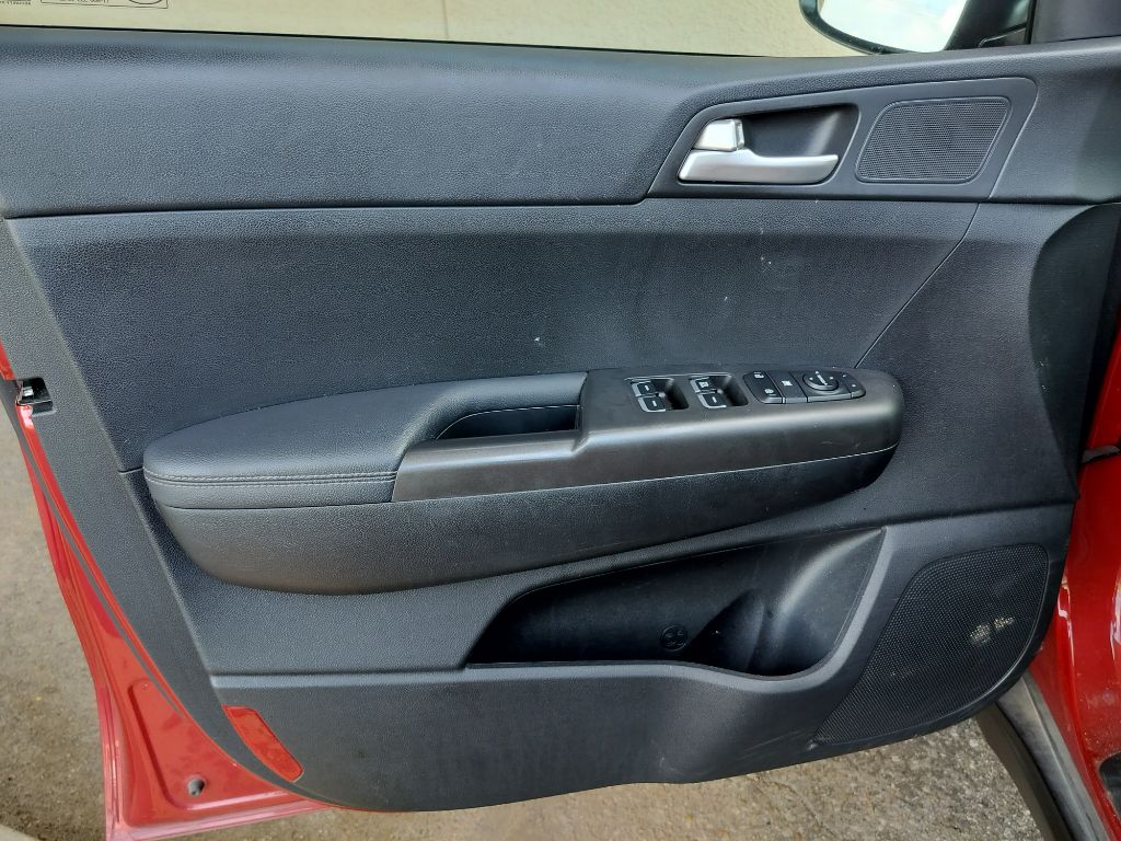 Photo 22 of this KIA SPORTAGE
