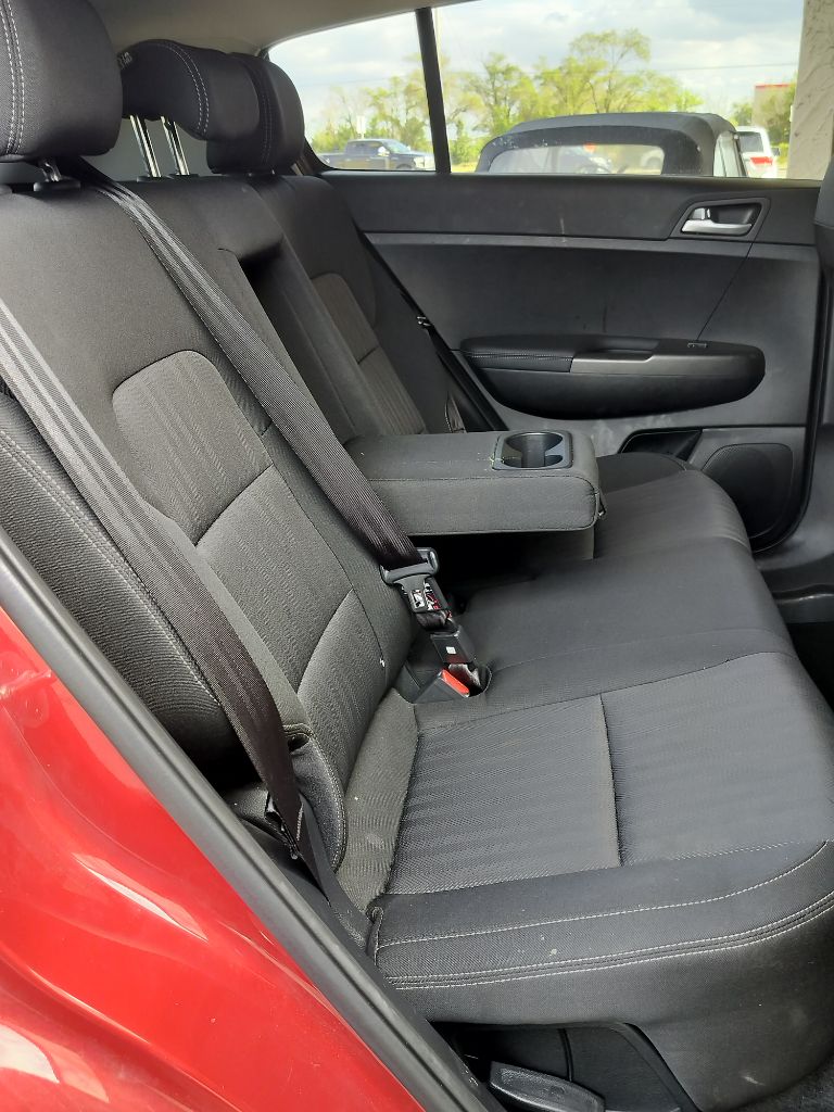 Photo 38 of this KIA SPORTAGE