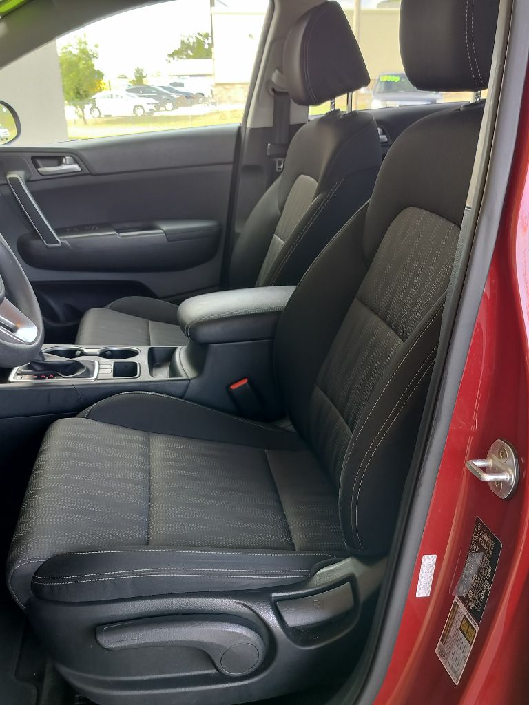 Photo 10 of this KIA SPORTAGE